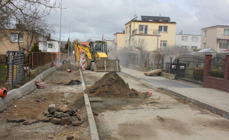 Nowe chodniki i parkingi w Lęborku. Wielki remont na Witkowskiej (galeria)