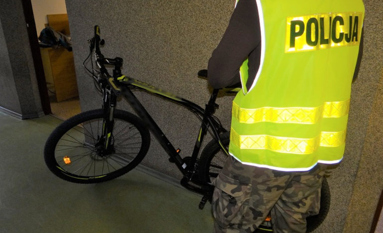 Uwaga na złodziei w lęborskich piwnicach! Policjanci odzyskali skradziony rower