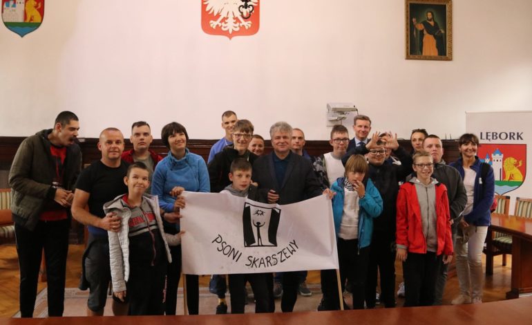 Niepełnosprawni ze Skarszew zwiedzali Lębork