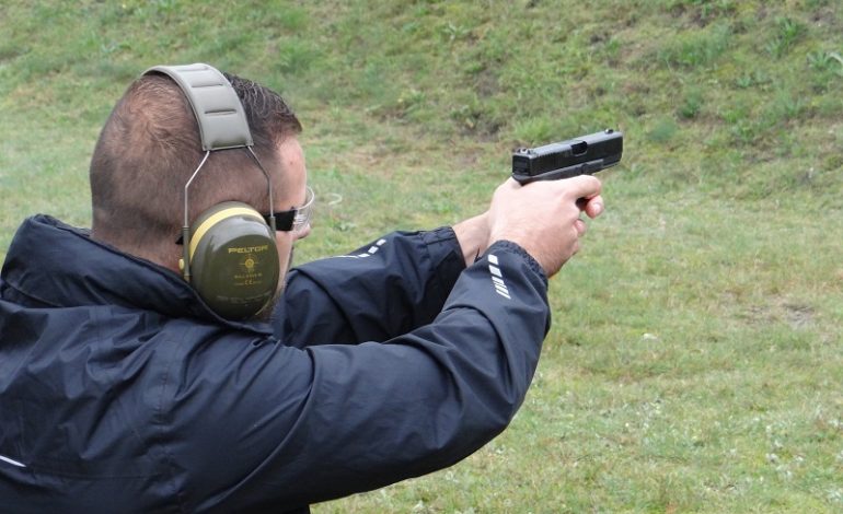 Lęborscy policjanci brali udział w treningu strzeleckim