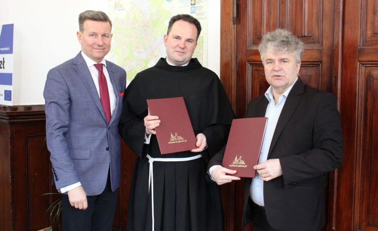 Umowa dotacyjna na renowację zabytkowego kościoła św. Jakuba Ap. podpisana