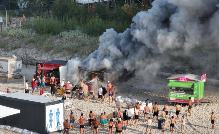 Groźnie wyglądający pożar na plaży w Łebie…