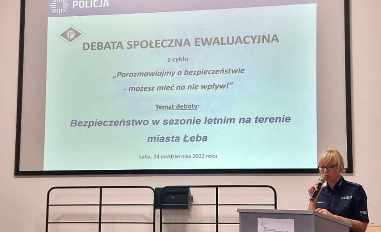 Debata społeczna Policji w Łebie. Miasto jest bezpieczne [zdjęcia]