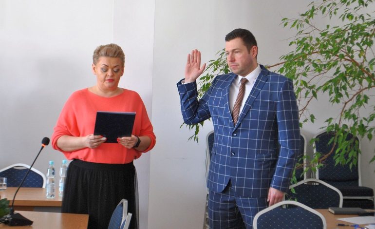 Ślubowanie nowego radnego w Nowej Wsi Lęborskiej [zdjęcia]