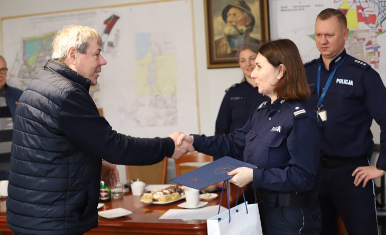 Burmistrz Łeby kupił policjantom alkomat