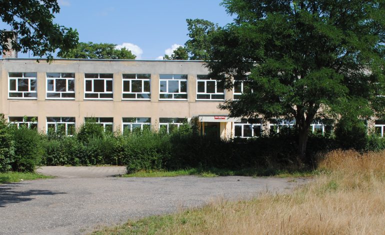 Nie ma chętnych na budynek szkoły w Tawęcinie
