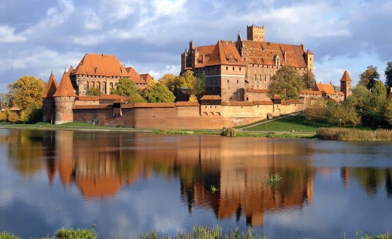  Seniorzy poznają tajemnice malborskiego zamku